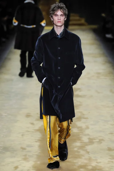 Look 51